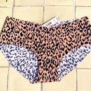 Victoria’s Secret hipster/hip-hugger panty Size S NWT